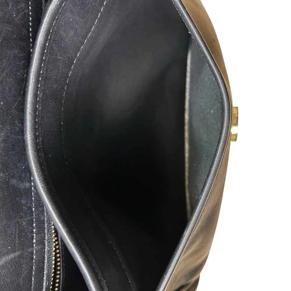Coach Vintage Tailored Pouch #4110 Black Leather Flap Crossbody Purse 0440-936 - Picture 14 of 16